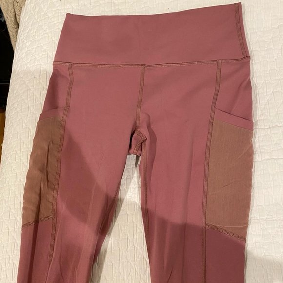 Fabletics On-The-Go PowerHold® High-Waisted Legging - Picture 3 of 6